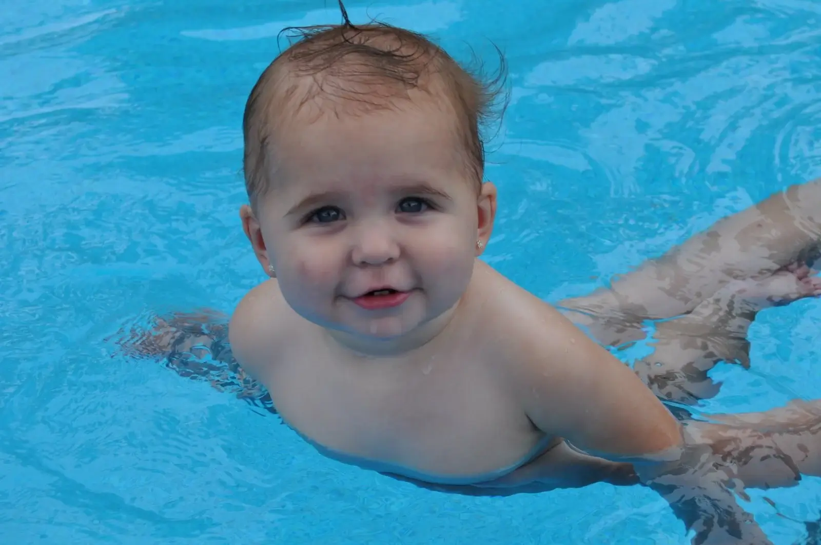 Ba mẹ không cho bé đi bơi khi nào?
